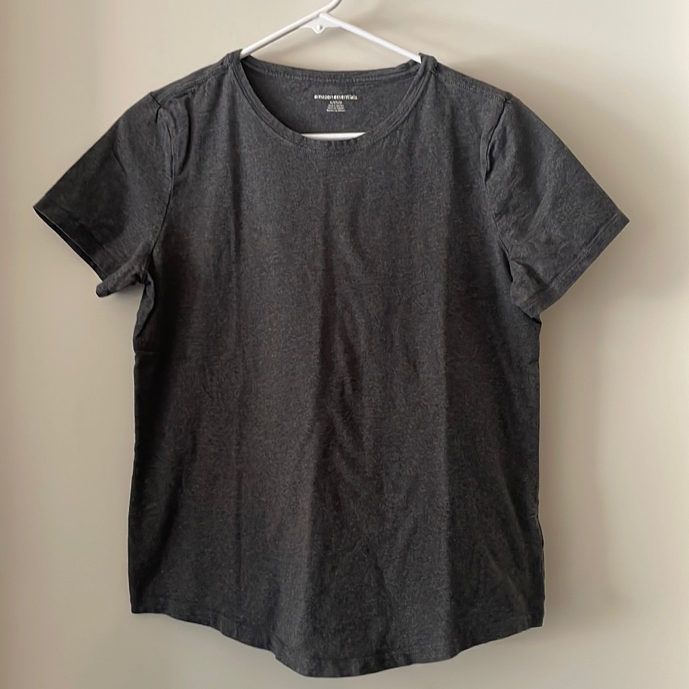 EUC Amazon Essentials Tee